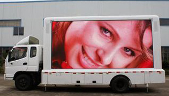 Electronic screen advertising vehicle makes advertising more exciting