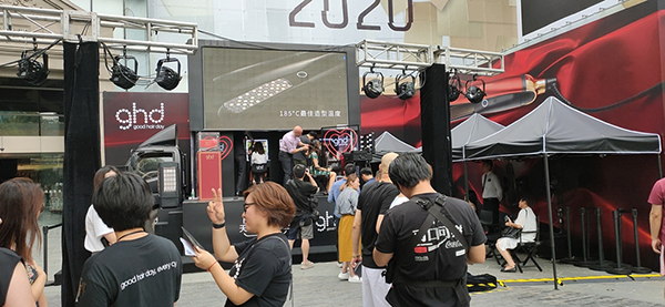 Jingchuan LED advertising truck assists ghd Tmall offline promotion activity