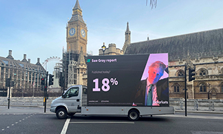 Truck Mounted Screen Operational in Full Sunlight or in Rain