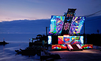 Exhibition stage truck providing performance space