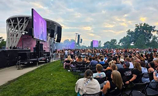 How Big Screen Trailers Manage Large Outdoor Viewing Distances